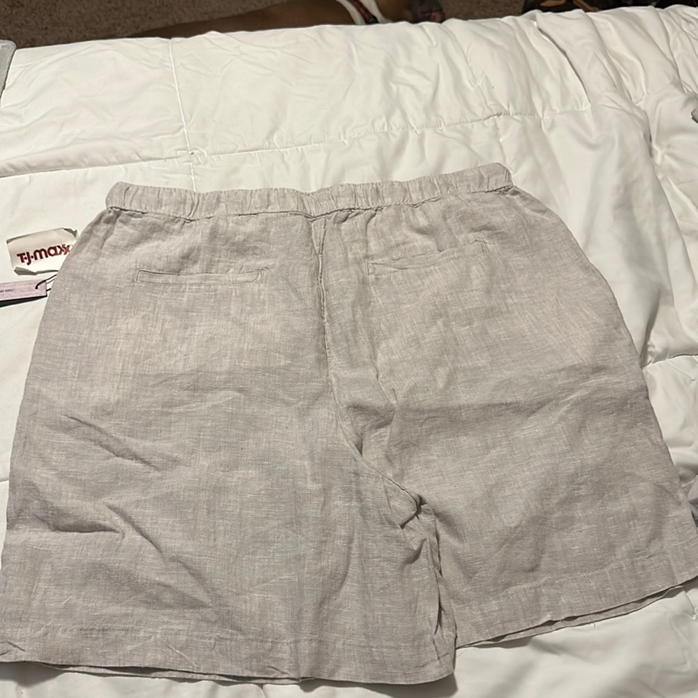 TAHARI - 100% linen women’s shorts size XL - Picture 2 of 3